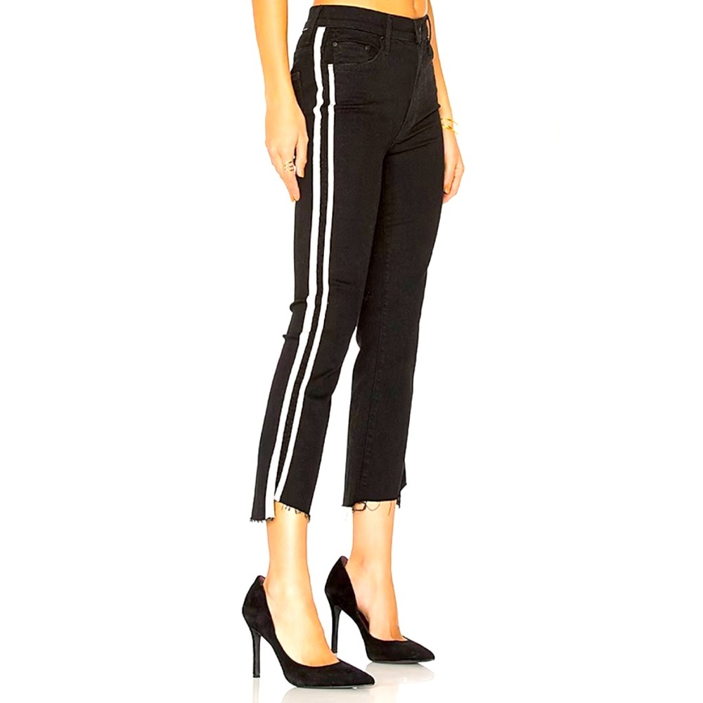 MOTHER: The insider high rise crop step fray 
Guilty racer Jeans.